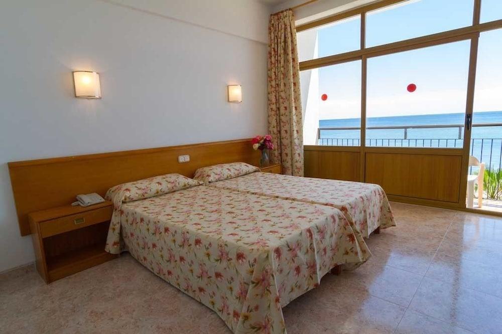 Hotel Riomar, Ibiza, A Tribute Portfolio Hotel سانتا أيُلاريا ذيس ريو المظهر الخارجي الصورة