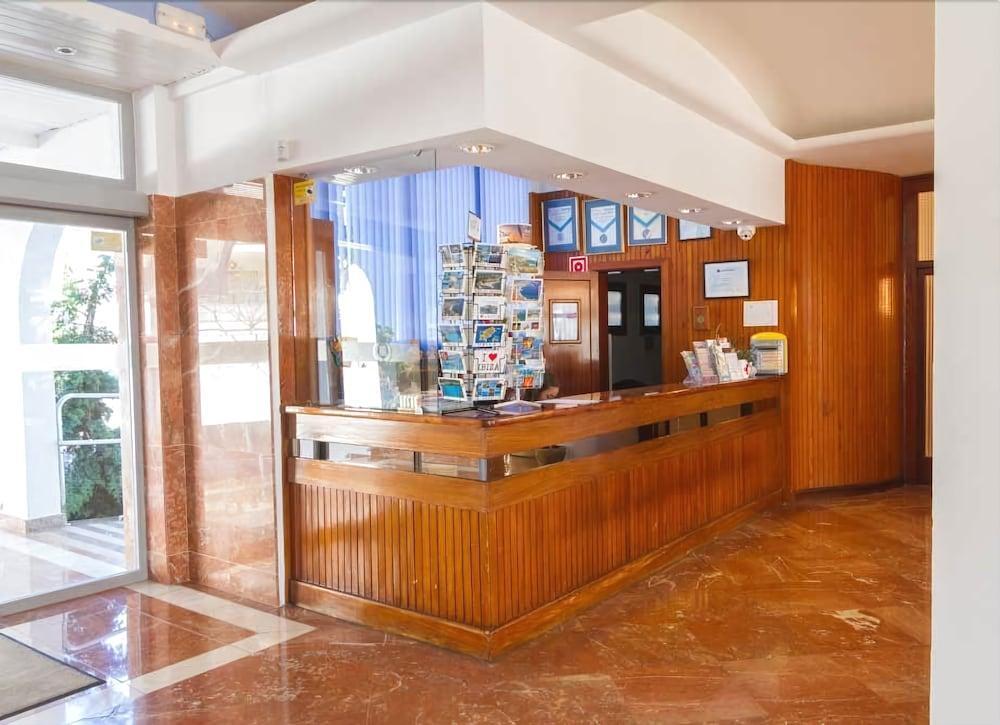 Hotel Riomar, Ibiza, A Tribute Portfolio Hotel سانتا أيُلاريا ذيس ريو المظهر الخارجي الصورة